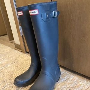 Hunter Rain Boots + winter liner inserts